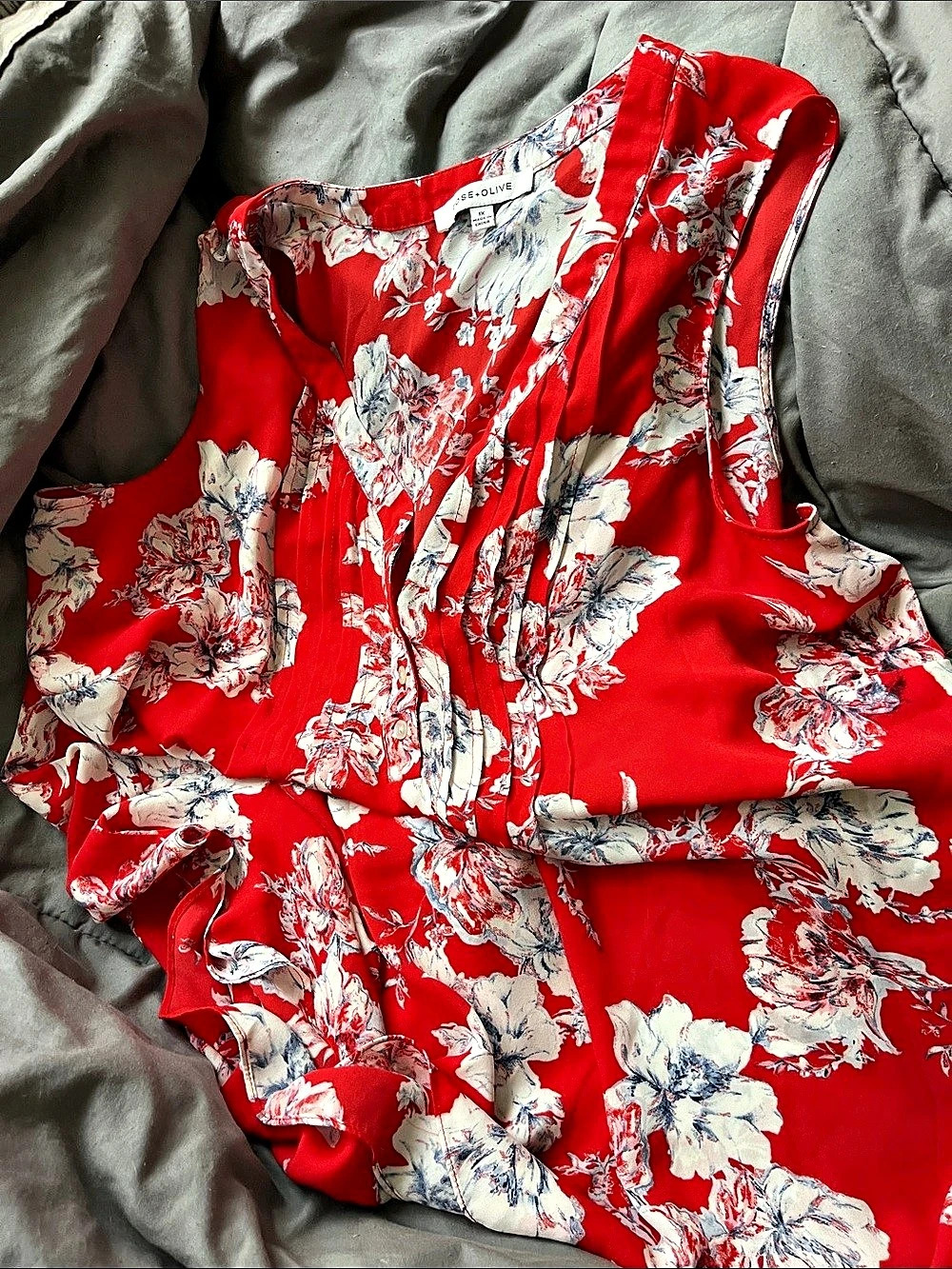 ROSE+OLIVE Floral Sleeveless Blouse in Red & White Size 1X